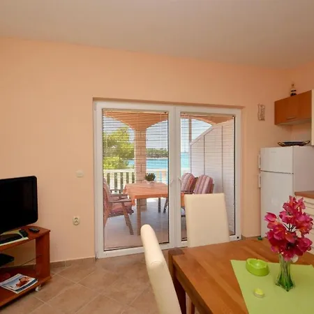Apartman In Karbuni With Sea View, Terrace, Air Conditioning, W-lan 3609-4 *