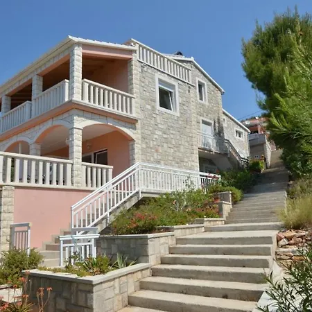 Apartment In Karbuni With Sea View, Terrace, Air Conditioning, W-lan 3609-4 Blato (Korcula)